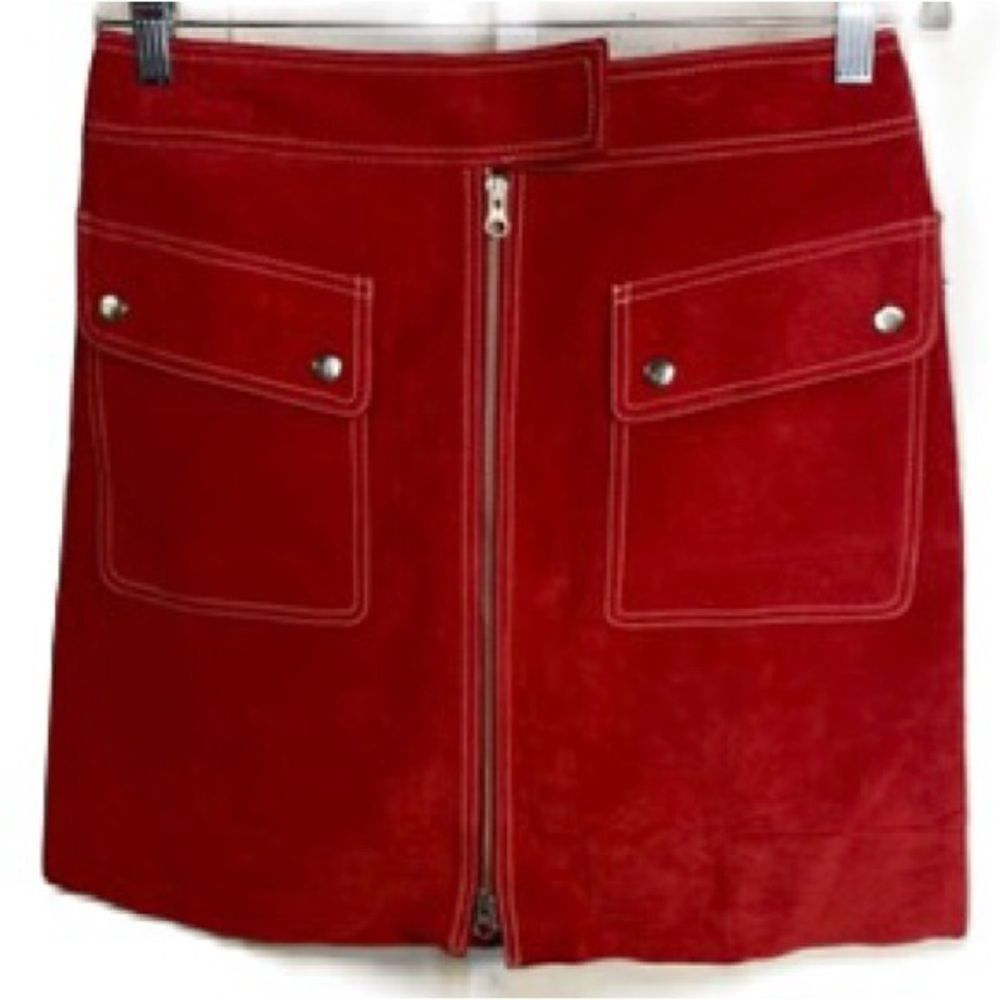#320 NEWPORT NEWS Suede Front Zip Mini Skirt